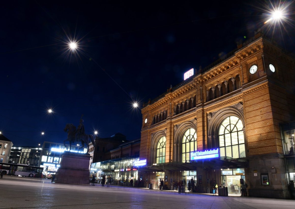 Hauptbahnhof Hannover Abend Nacht