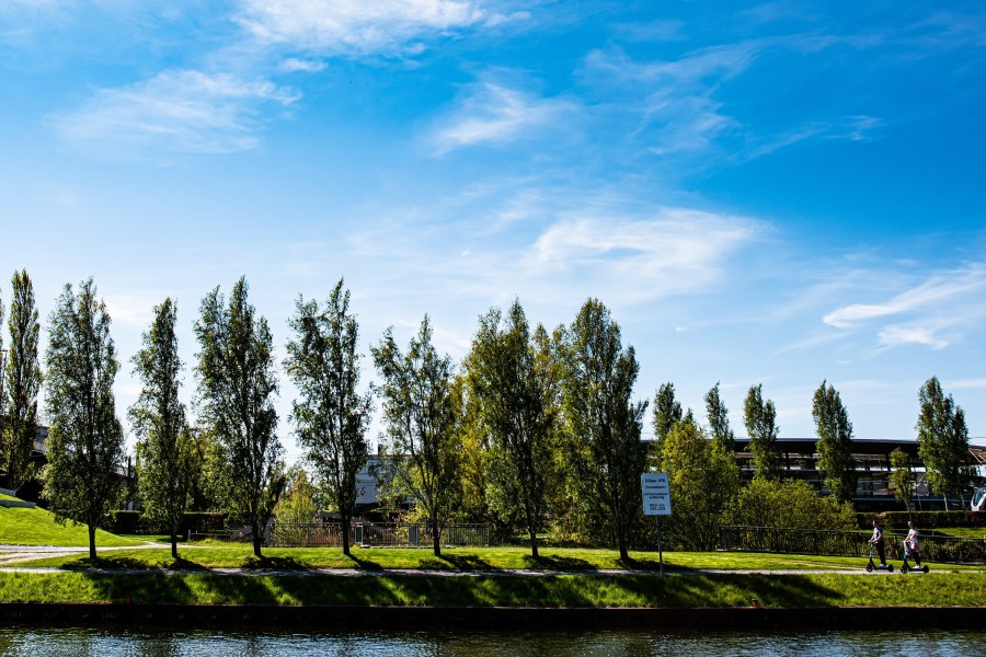 Der Mittellandkanal zieht viele Spaziergänger aus Wolfsburg ins Grüne! (Archivbild)