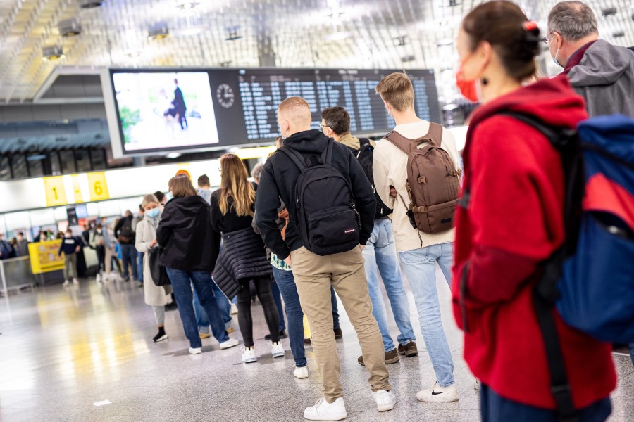 Flughafen Hannover: Wer am Montag hier starten oder landen will, könnte Pech haben... (Archivbild)