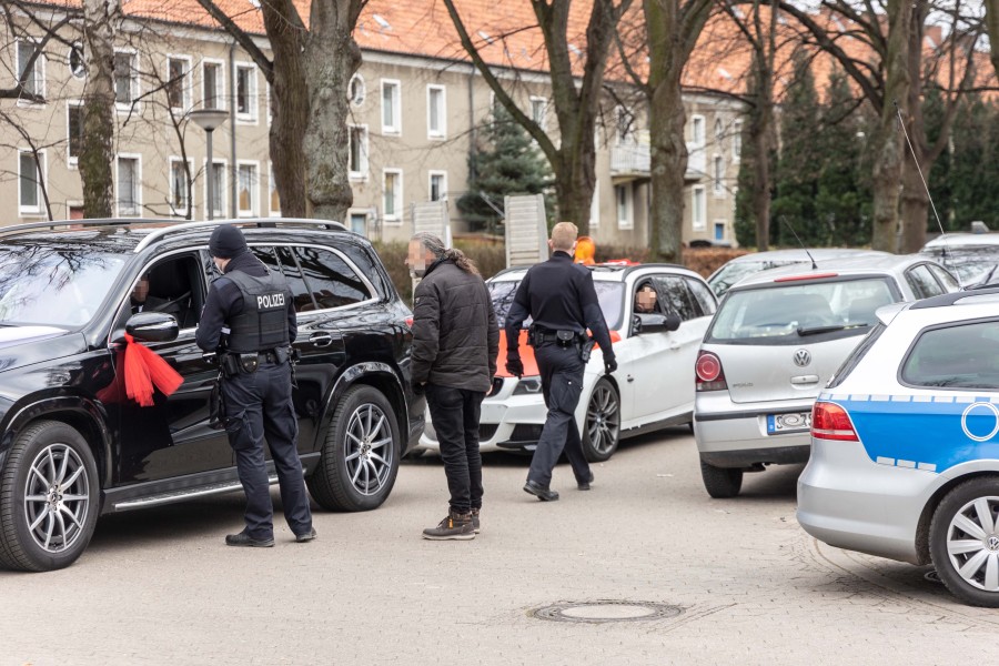 Die Polizei Salzgitter hat in Thiede einen Hochzeitskorso ausgebremst. 