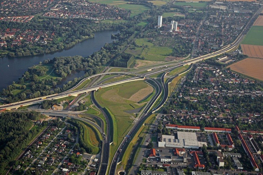 In Braunschweig wurde eine neue Brücke eröffnet. Fußgänger haben allerdings nichts davon. (Archivbild) 