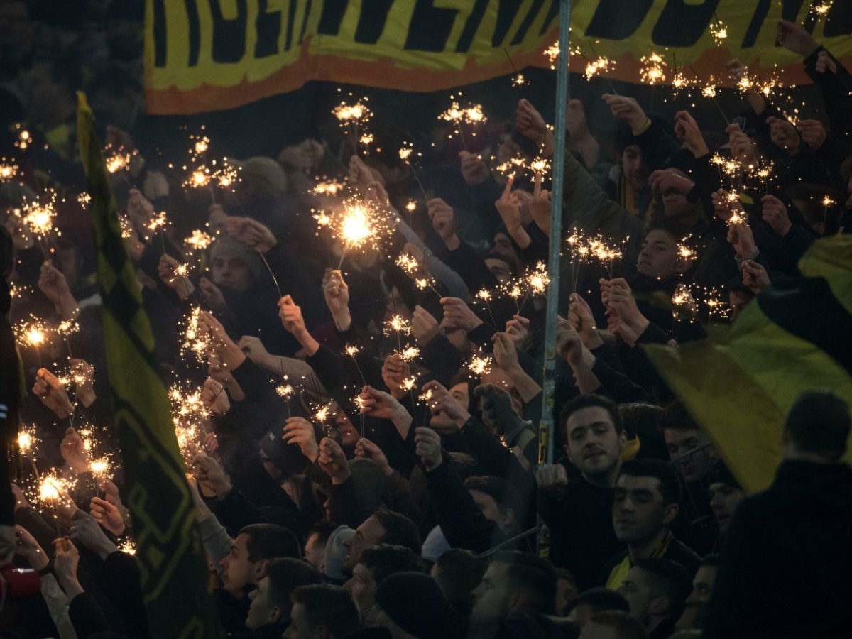 Dortmund Fans Wunderkerzen