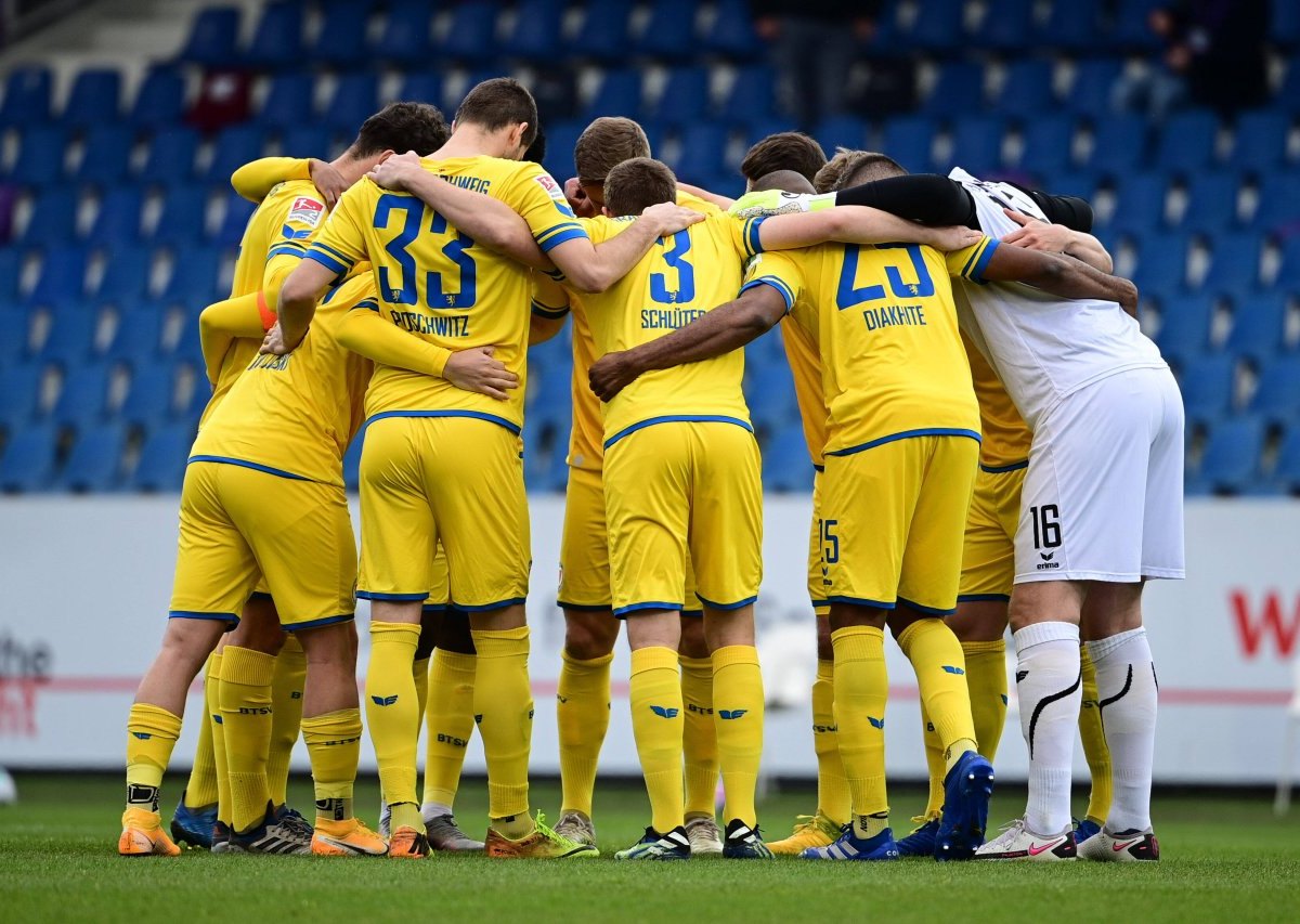 EintrachtBraunschweig-Paderborn.jpg