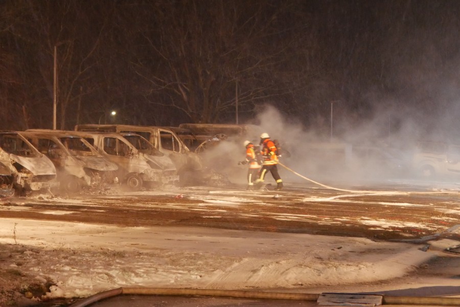 Mit 49 Einsatzkräften musste der Brand gelöscht werden. 