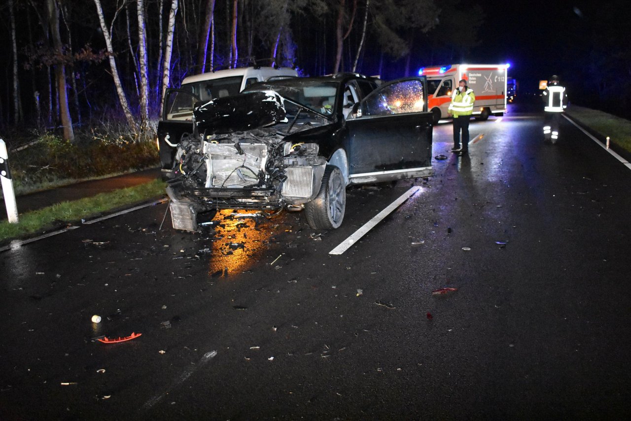 Gifhorn: Schwerer Unfall! Touareg-Fahrer Kracht Auf Seat - News38.de