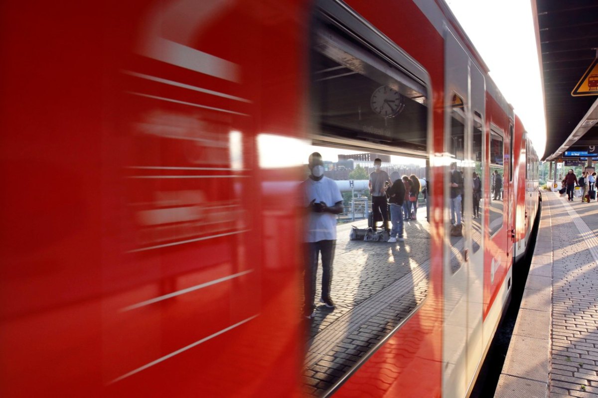 Hannover Schwarzfahrer Schaffnerin verletzt Hauptbahnhof Polizei Blaulicht