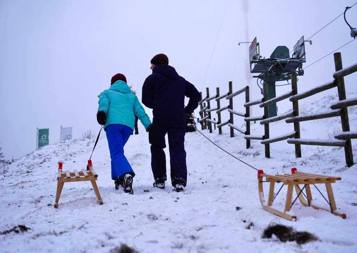 Harz Schnee Touristen.jpg