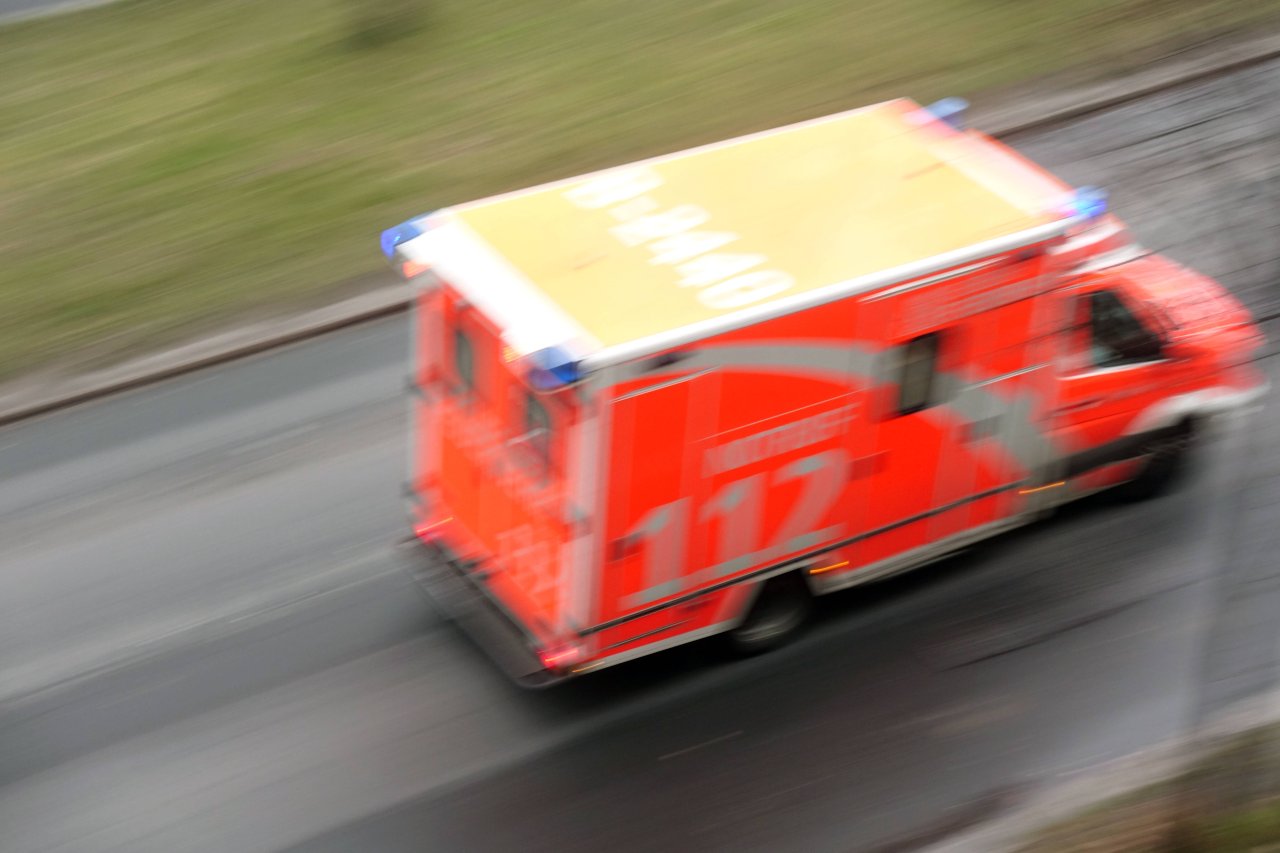 Harz: Schlimmer Unfall! Junge (11) über Die Motorhaube Geschleudert ...