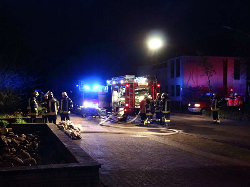 Als die Feuerwehr eintraf, stand der Raum schon vollständig in Flammen. 