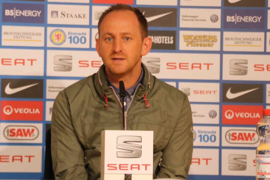 Eintracht-Trainer Torsten Lieberknecht während der Pressekonferenz vor dem Heimspiel gegen Düsseldorf.