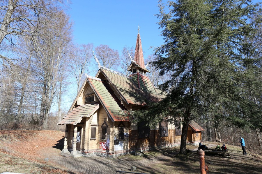 Bis September soll die Stabkirche an ihrem neuen Standort umziehen. 