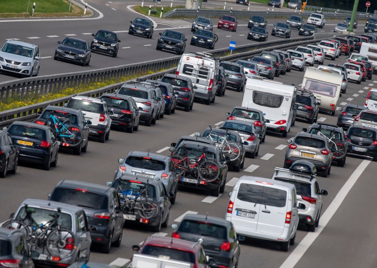 Niedersachsen Osterferien Stau ADAC