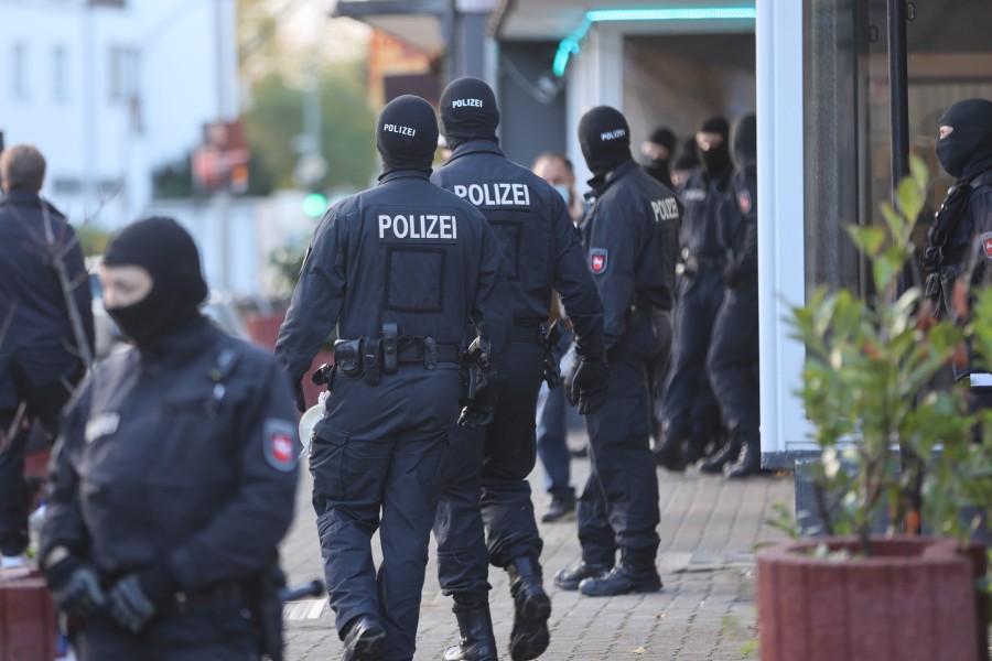 Bei der Razzia im Oktober 2020 in Salzgitter wurde der Fotograf bedroht.