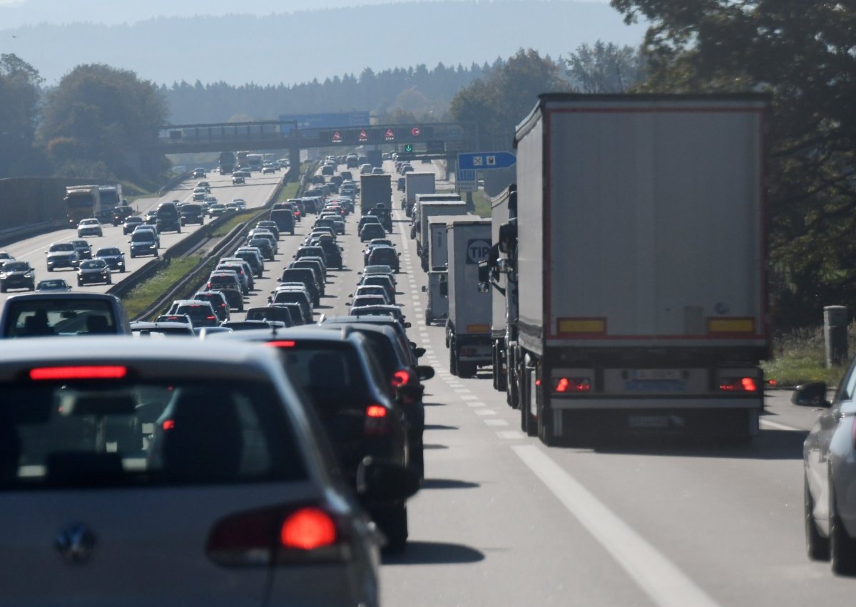 Stau Herbstferien A7.jpg