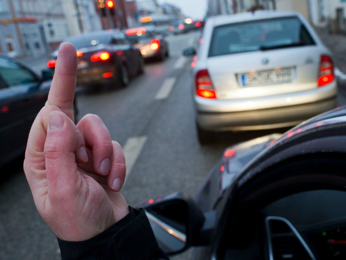 Stinkefinger, Verkehr, Straße