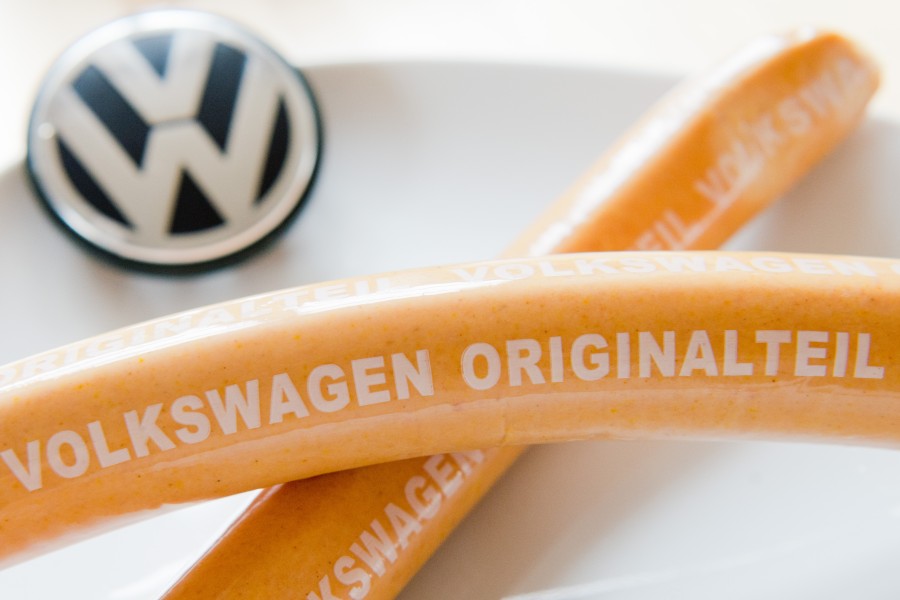 Die beliebte VW-Curryswurst soll es in einer Kantine im Stammwerk zukünftig nicht mehr geben. (Archivbild)