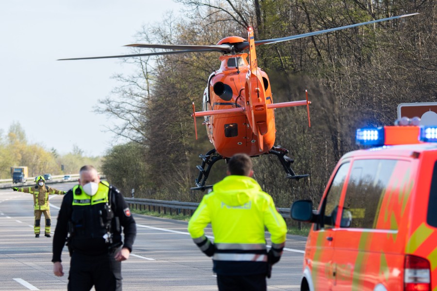 Auch ein Rettungshubschrauber war nach dem Unfall im Einsatz.