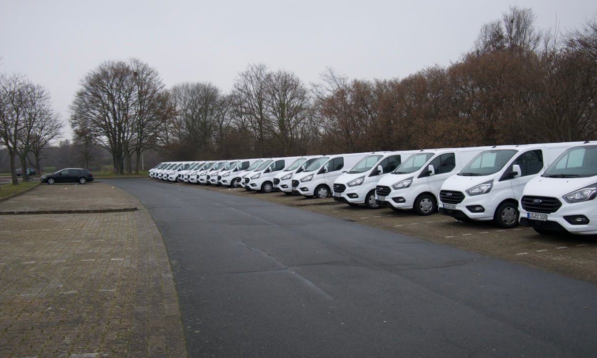 amazon salzgitter salzgittersee parkplatz transporter