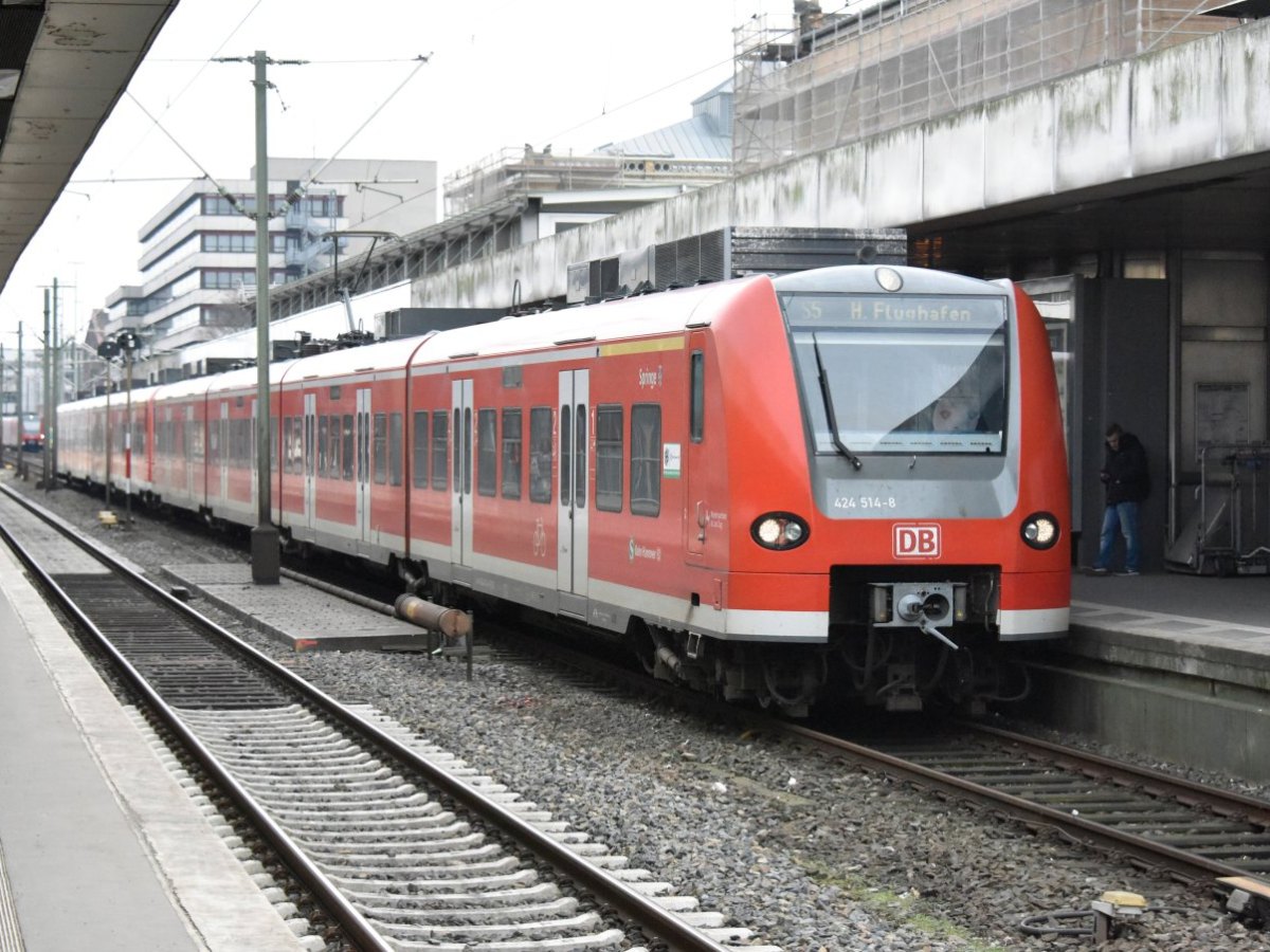 bahn hannover flughafen.jpg