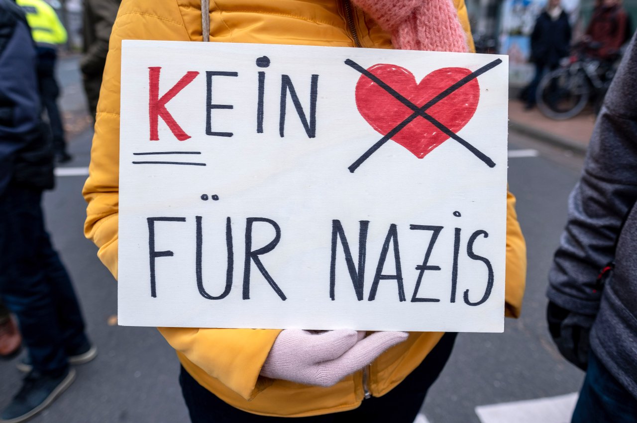 Braunschweig Hunderte demonstrieren gegen Rechts DIESE Demonstranten