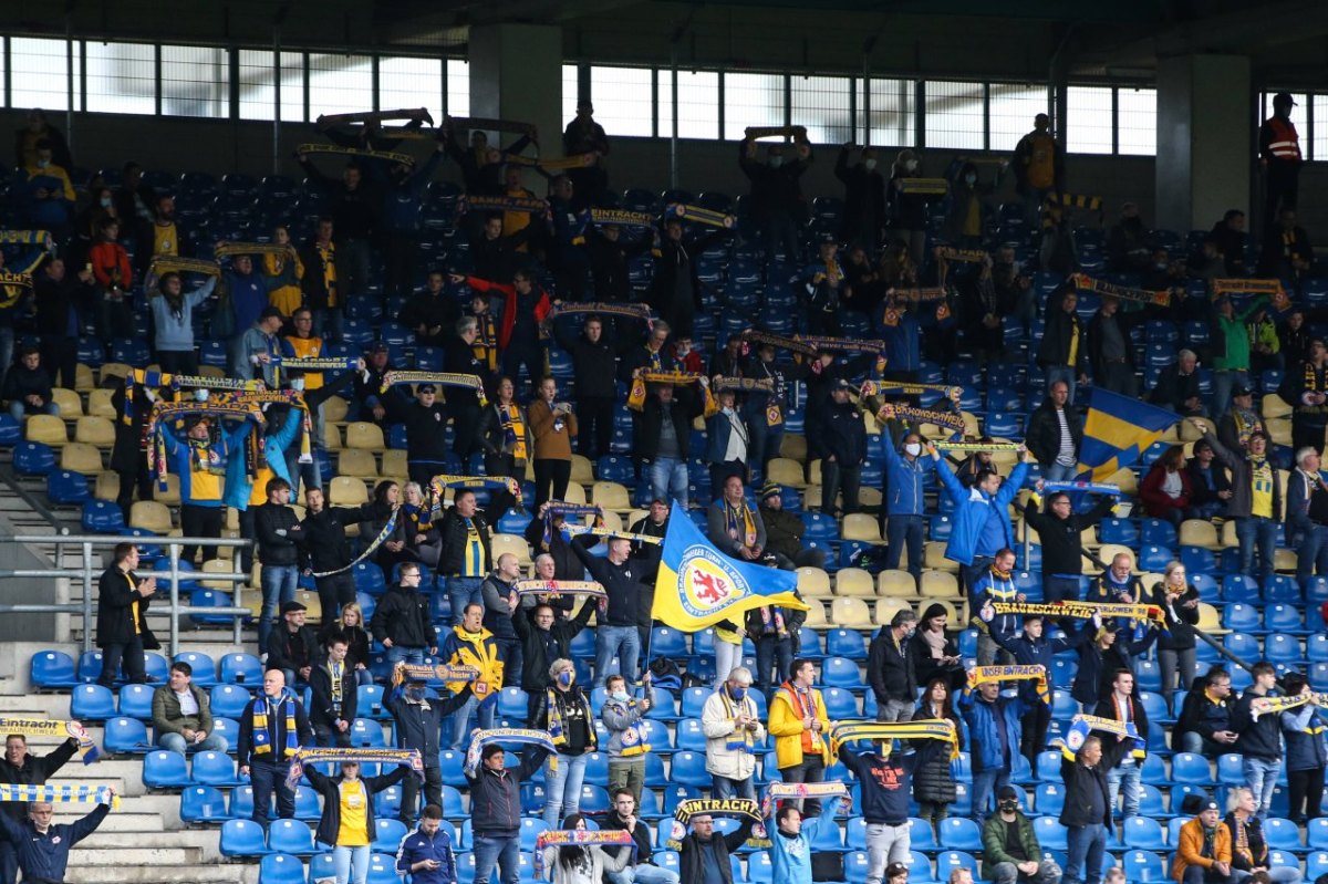 eintracht braunschweig fans.jpg