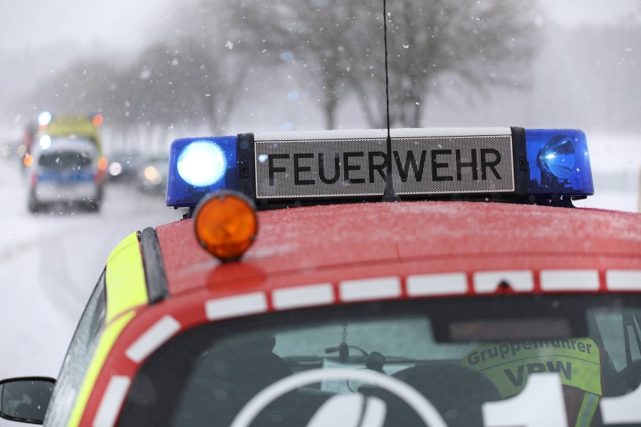 Feuerwehr, Polizei und Rettungswagen rückten aus. (Symbolbild)