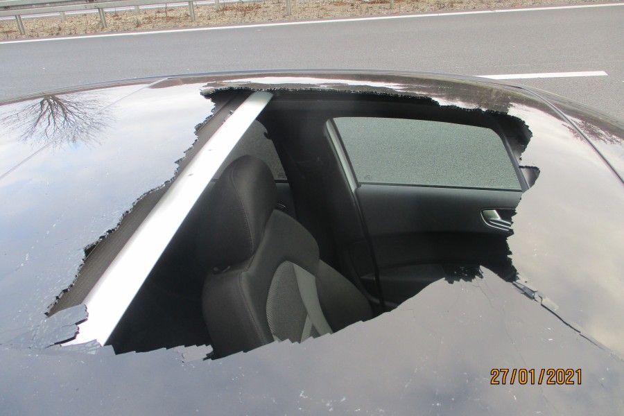 Immer wieder gibt es irre Stein-Attacken auf Autos. So wie hier in Wolfenbüttel. (Symbolbild)