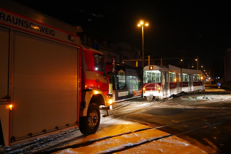 Auch eine Tram der Linie 1 wurde ausgebremst.