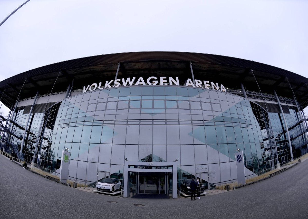 wolfsburg-volkswagen-arena.jpg