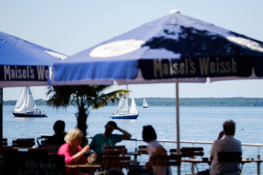 Sonne Satt in Niedersachsen! Das Wetter lädt nächste Woche zu einem Besuch im Biergarten ein. (Symbolbild)