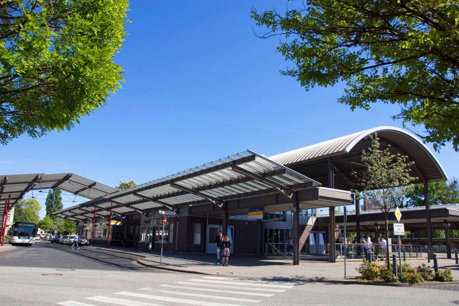 Am Peiner Bahnhof ist ein Mann zusammengeschlagen worden. (Archivbild)