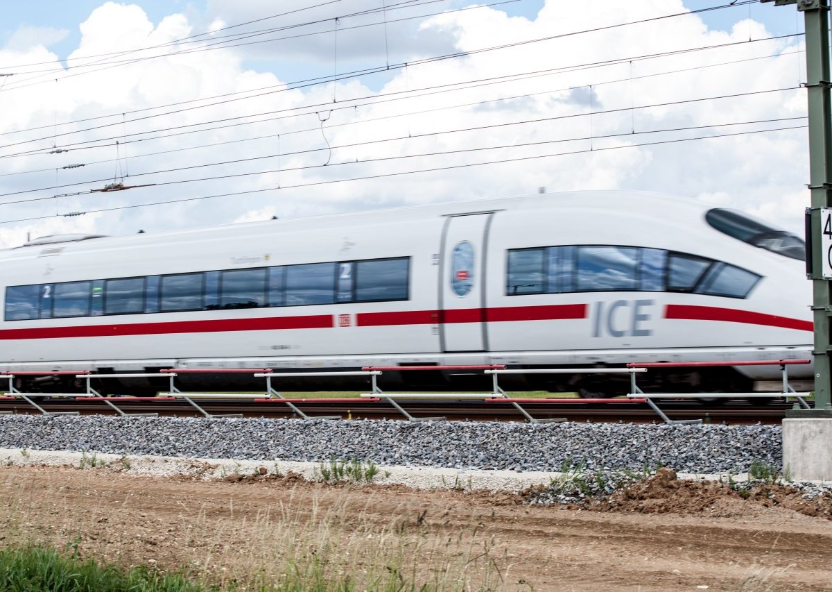 Braunschweig-Deutsche-Bahn.jpg