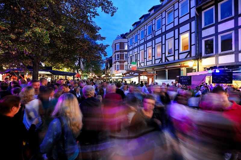 Schon bald steppt auf dem Magnifest in Braunschweig wieder der Bär. Doch eine Sache solltest du auf keinen Fall tun. (Symbolbild)