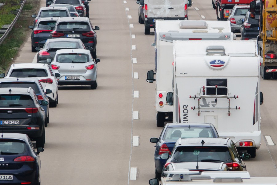 Achtung Staugefahr! Dieses Wochenende wird es auf den Autobahnen in Niedersachsen besonders voll. (Symbolbild)