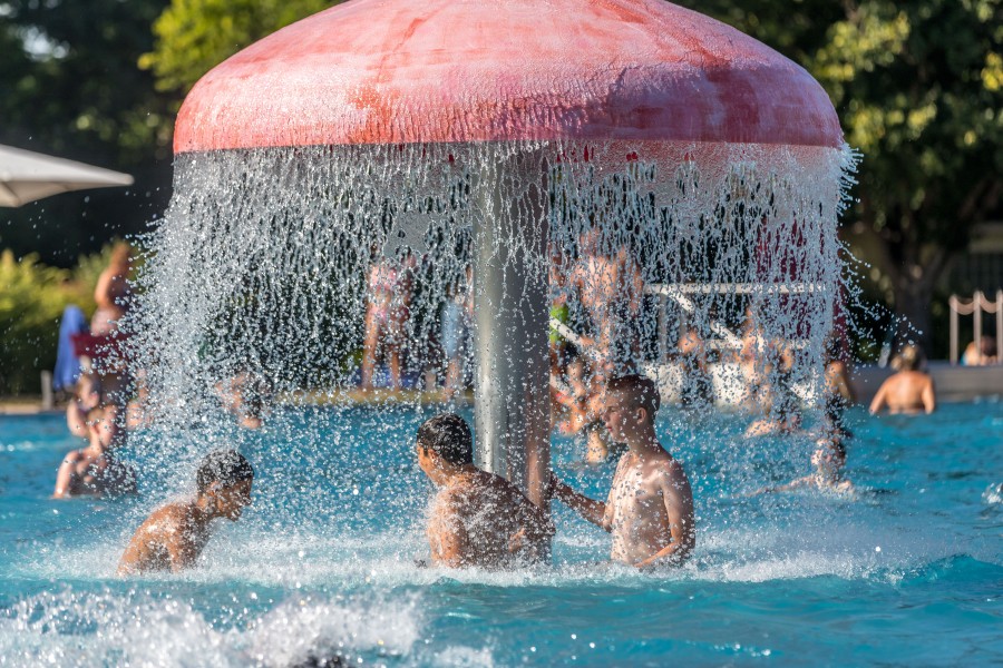 Das war's mit der Abkühlung! Der Wasserpark in Wolfsburg bleibt am Wochenende dicht. (Symbolbild)