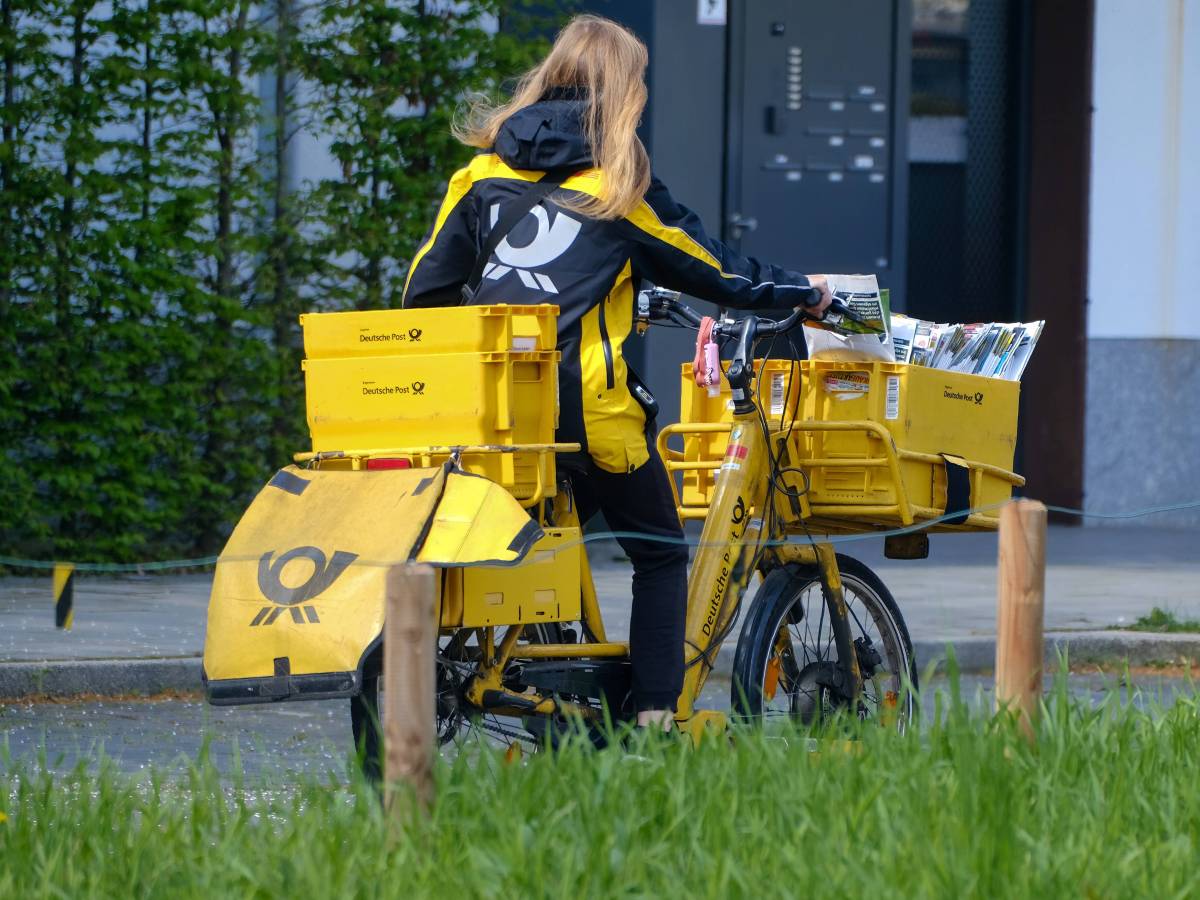 Deutsche Post Braunschweig Zustellerin