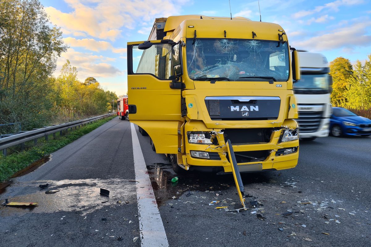 Auf der A2 hat es erneut einen Lkw-Unfall gegeben.