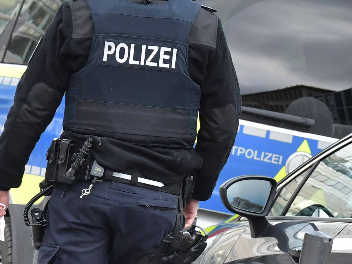 Ein Mann hat einen Rollator aus dem Fenster geworfen und die Braunschweiger Polizei damit direkt auf seine Spur geführt! (Symbolbild)