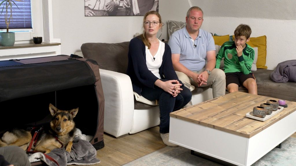 Hund Charly mit Alina, Alex und Yannick.