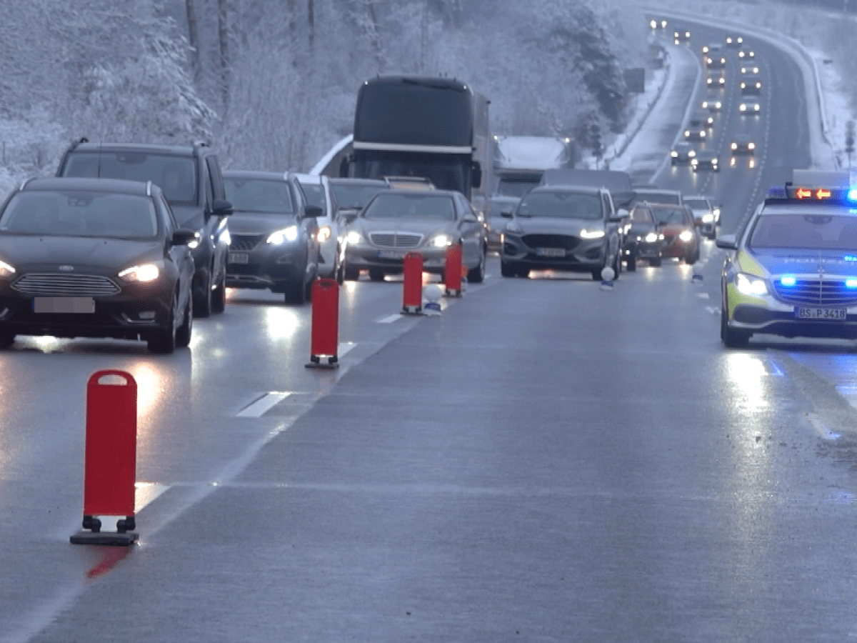 Der Winter ist da – und in unserer Region hat es die ersten Glätte-Unfälle gegeben.