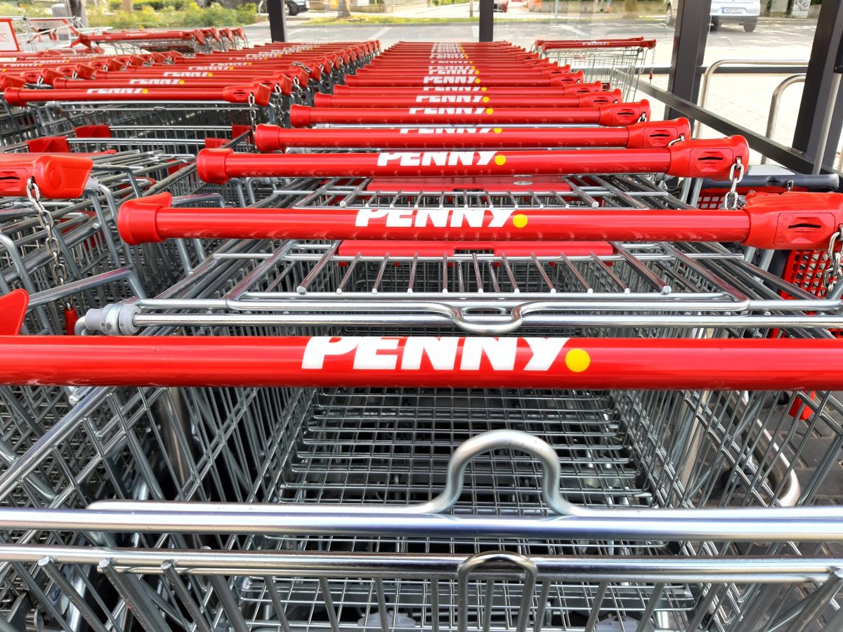 Jugendliche haben im Harz einen Penny-Einkaufswagen zweckentfremdet.