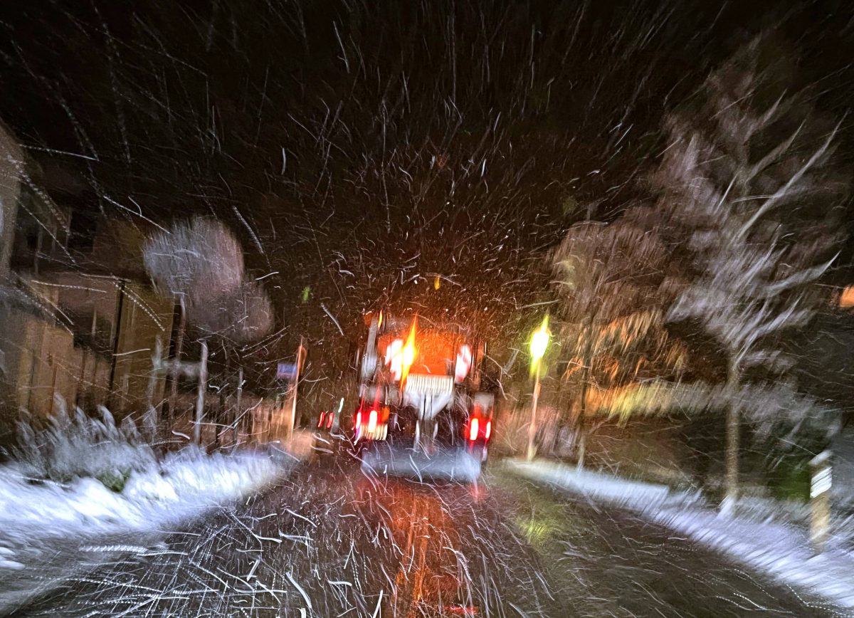 Mit dem Wetter-Wechsel in Niedersachsen wird es zunehmend auch auf den Straßen gefährlicher. Daher mahnt und warnt die Polizei.