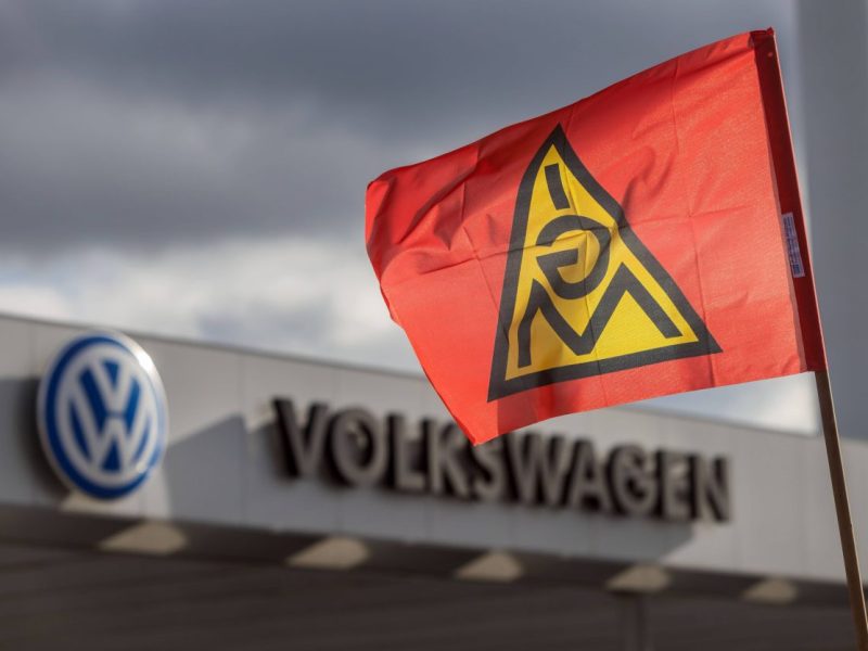 VW: Gewerkschaft richtet Bitte an Mitarbeiter – es geht ums Geld