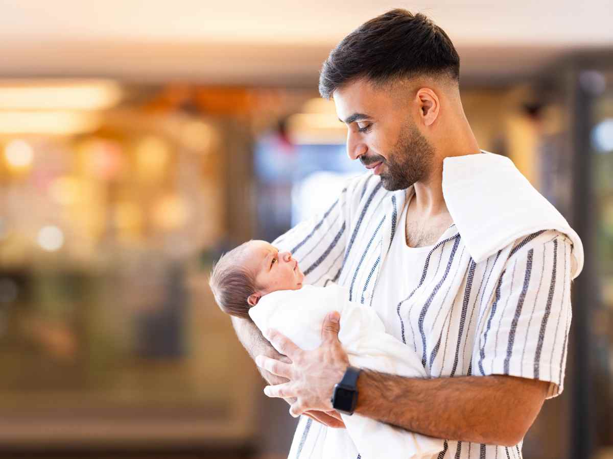 Masirullah Omarkhiel ist stolzer Papa des kleinen Mahir.