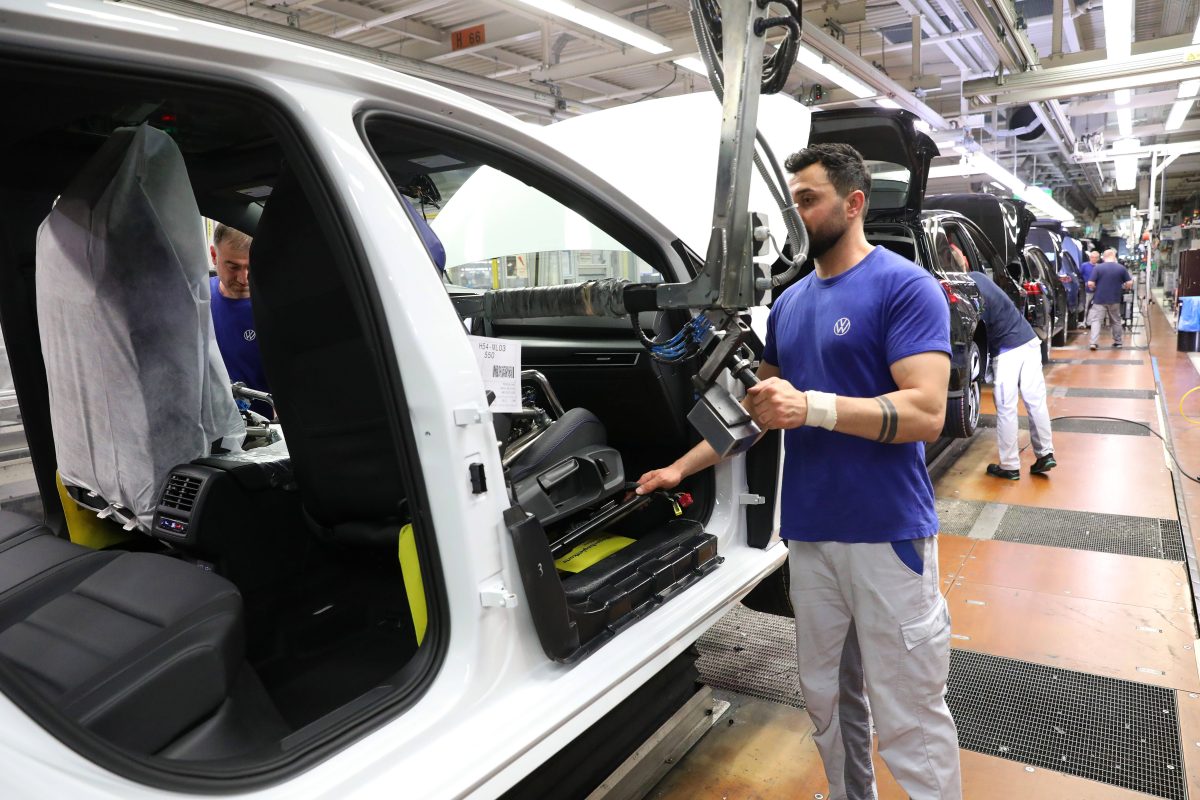 VW-Mitarbeiter in der Produktion