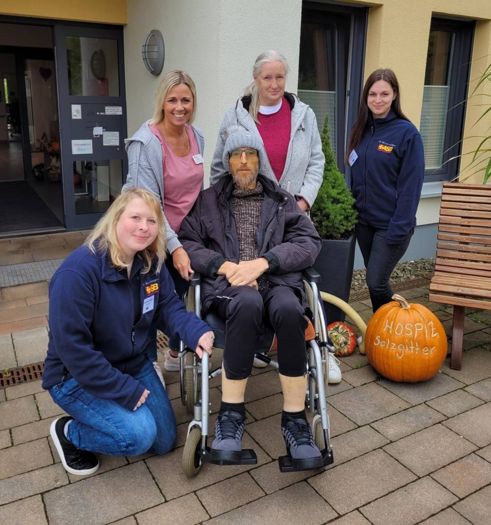 Erst seit Mitte der Woche ist Cord im Hospiz Salzgitter, wird vom Team liebevoll auf seinen Wunschweg verarbeitet.
