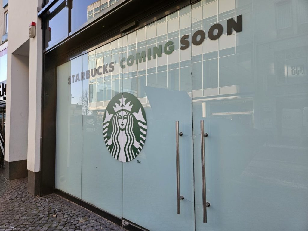 Eindeutig: Starbucks kündigt sein Comeback in Braunschweig an.