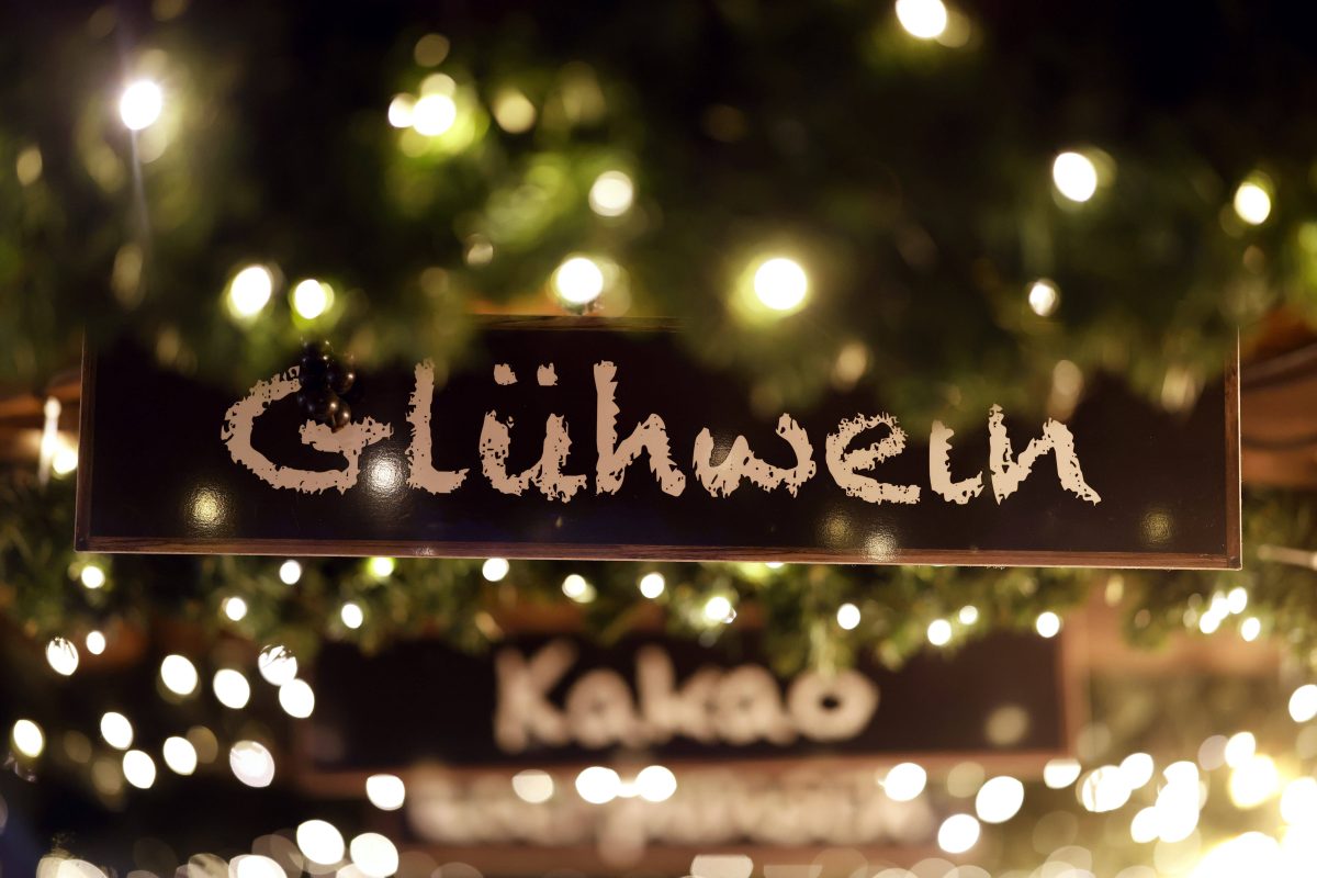 Wie teuer ist der Glühwein auf dem Wolfsburger Weihnachtsmarkt?