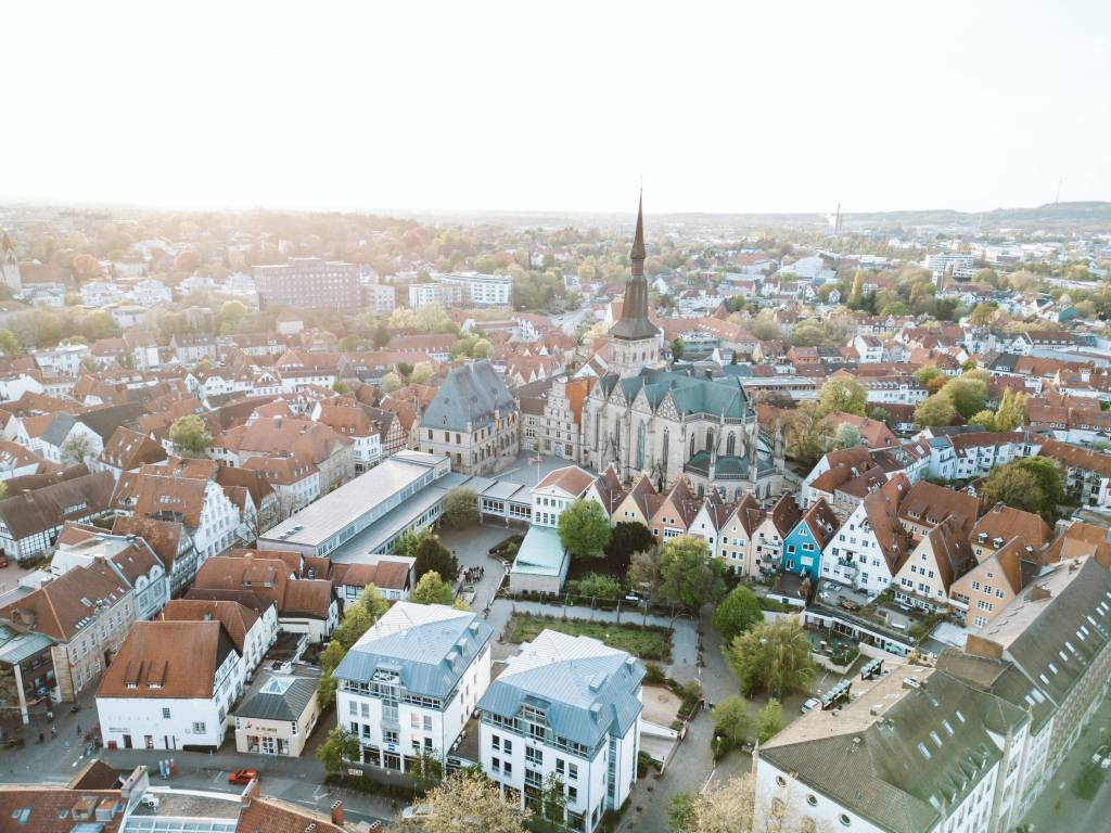 Luftaufnahme Rathaus Osnabrück am 30.04.2023 Ansicht aus der Luft des Rathaus in Osnabrück 