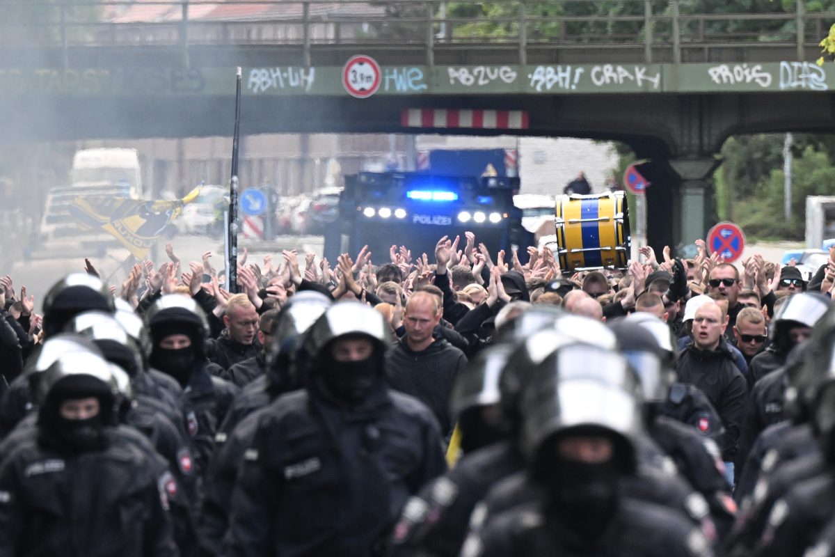 Die Polizei Hannover zieht vor dem Derby gegen Eintracht Braunschweig die Reißleine.